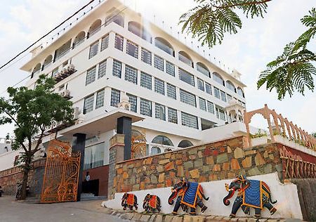 Mewargarh Udaipur By Red Lion S Hotel Exterior foto