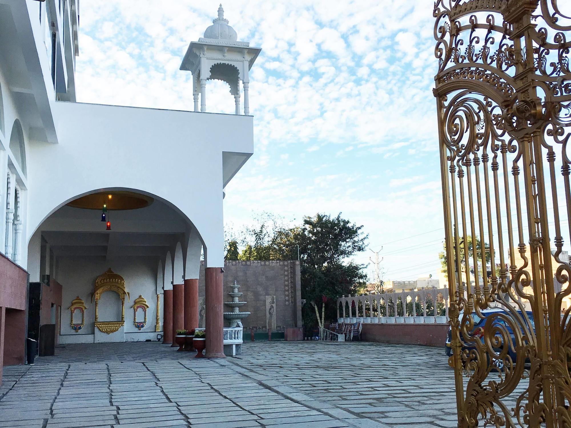 Mewargarh Udaipur By Red Lion S Hotel Exterior foto